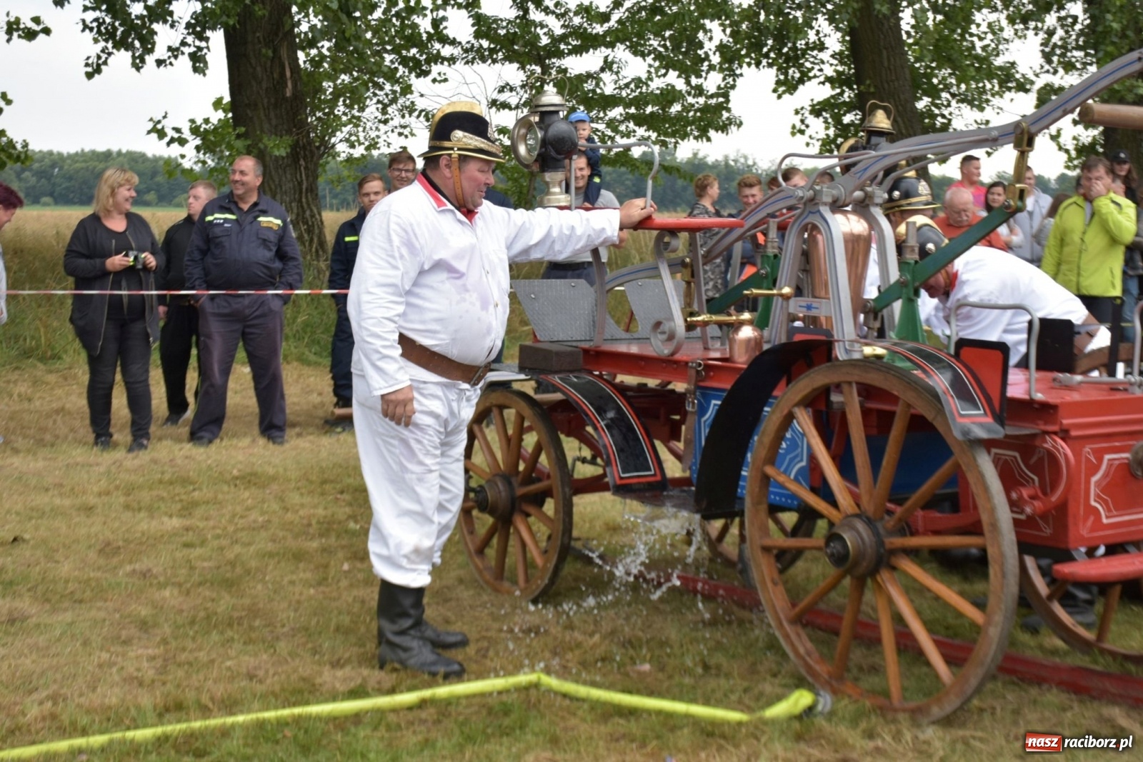 Zdjęcie w galerii na portalu naszraciborz.pl: Bieńkowickie zawody sikawek konnych. Tworków z głównym trofeum [FOTO i WIDEO] wiadomości z regionu