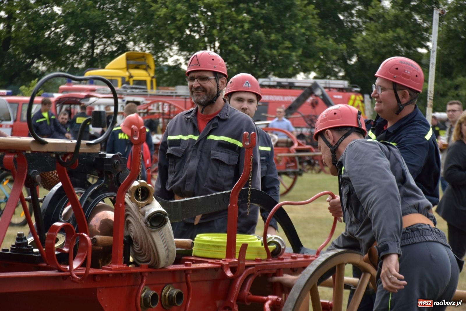 Zdjęcie w galerii na portalu naszraciborz.pl: Bieńkowickie zawody sikawek konnych. Tworków z głównym trofeum [FOTO i WIDEO] wiadomości z regionu