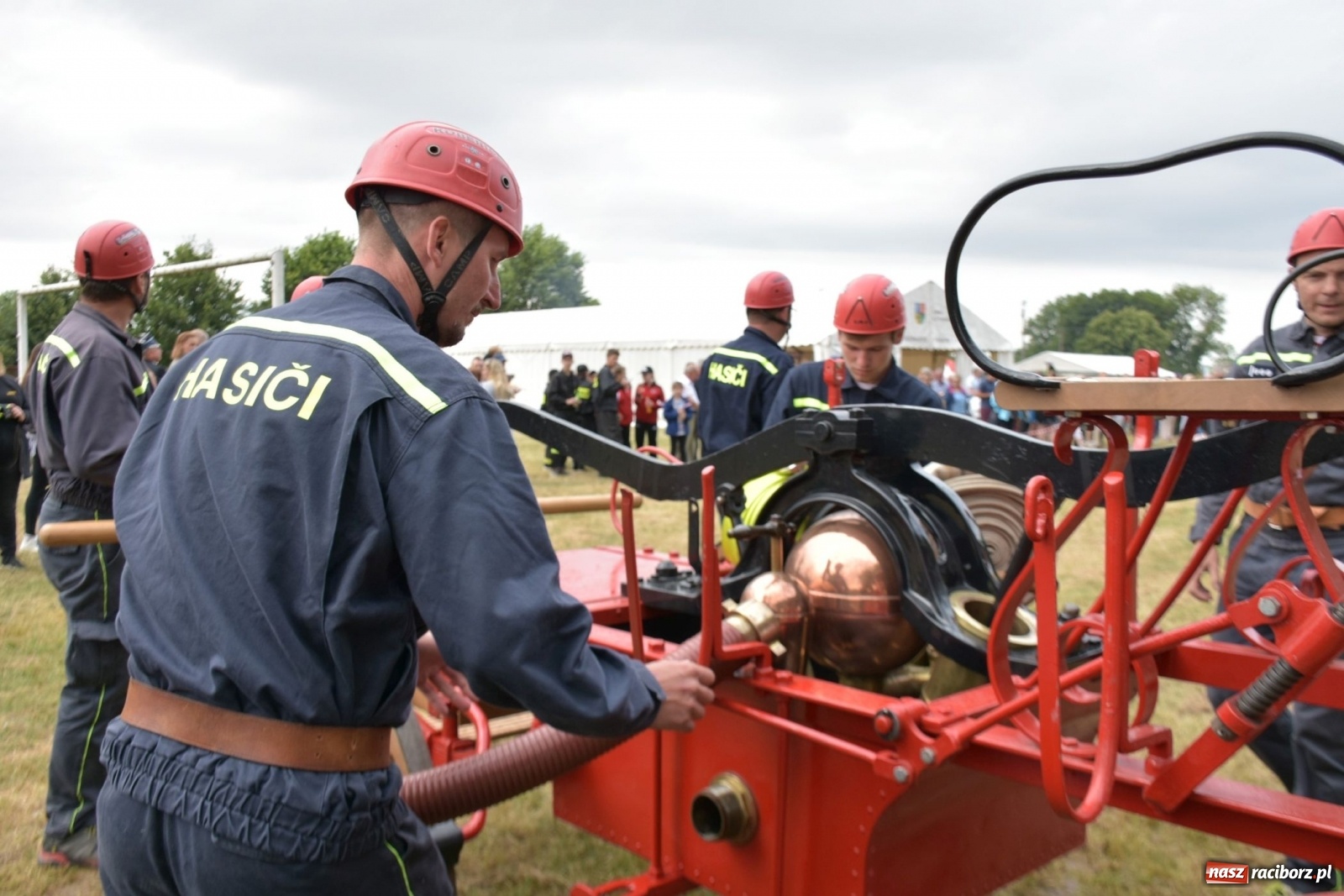 Zdjęcie w galerii na portalu naszraciborz.pl: Bieńkowickie zawody sikawek konnych. Tworków z głównym trofeum [FOTO i WIDEO] wiadomości z regionu