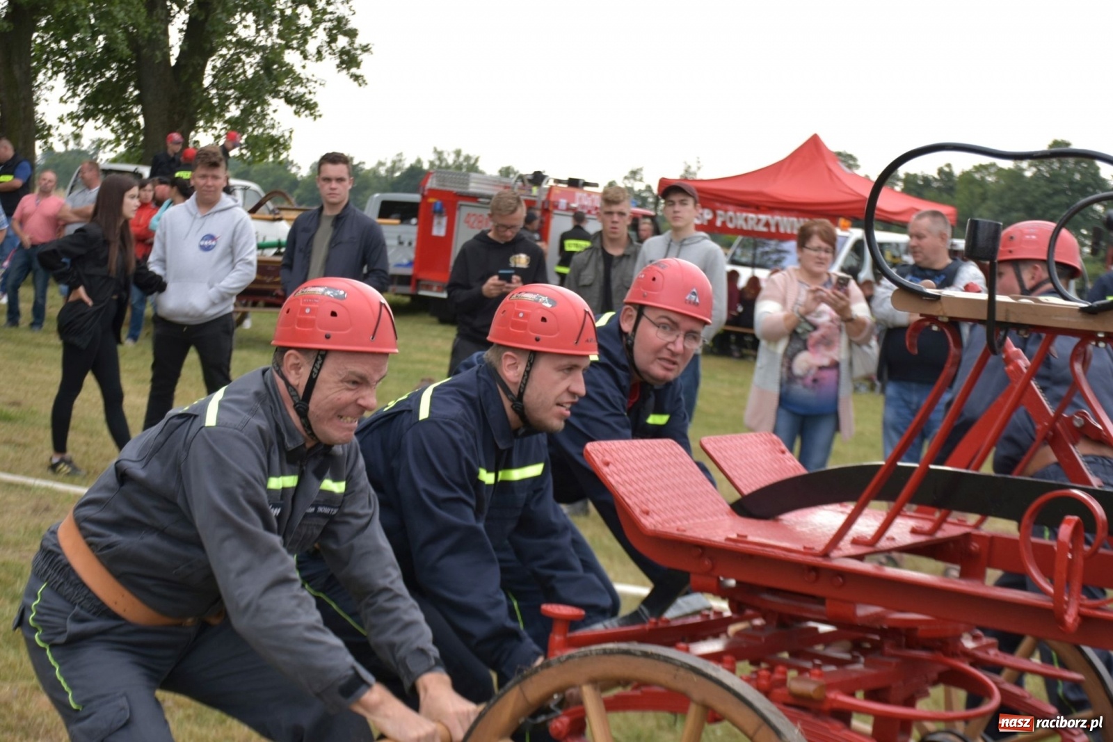 Zdjęcie w galerii na portalu naszraciborz.pl: Bieńkowickie zawody sikawek konnych. Tworków z głównym trofeum [FOTO i WIDEO] wiadomości z regionu