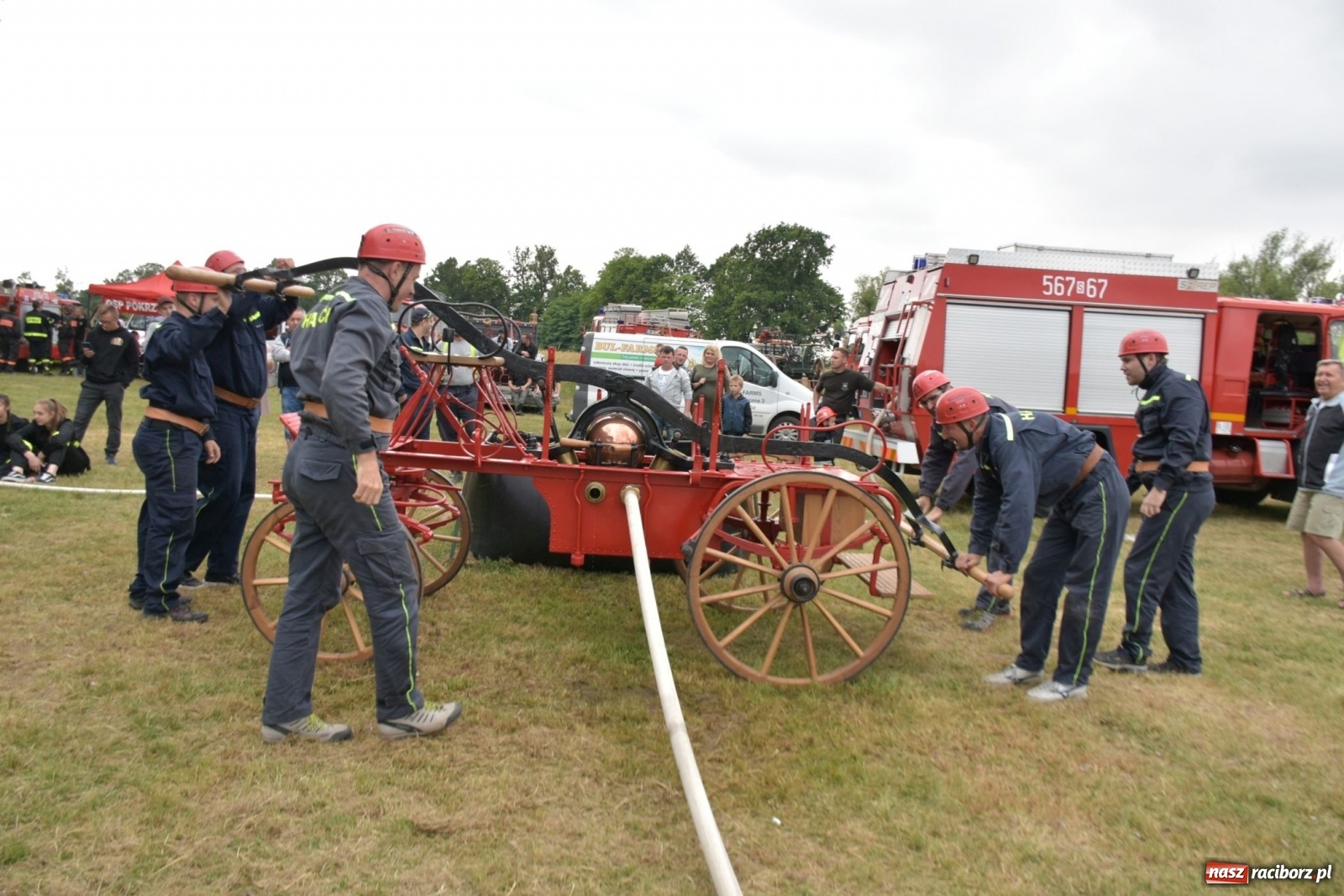 Zdjęcie w galerii na portalu naszraciborz.pl: Bieńkowickie zawody sikawek konnych. Tworków z głównym trofeum [FOTO i WIDEO] wiadomości z regionu