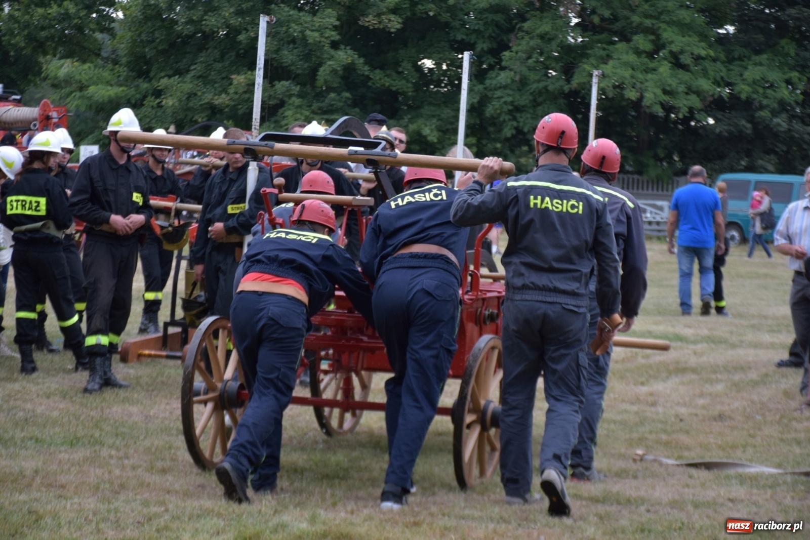 Zdjęcie w galerii na portalu naszraciborz.pl: Bieńkowickie zawody sikawek konnych. Tworków z głównym trofeum [FOTO i WIDEO] wiadomości z regionu