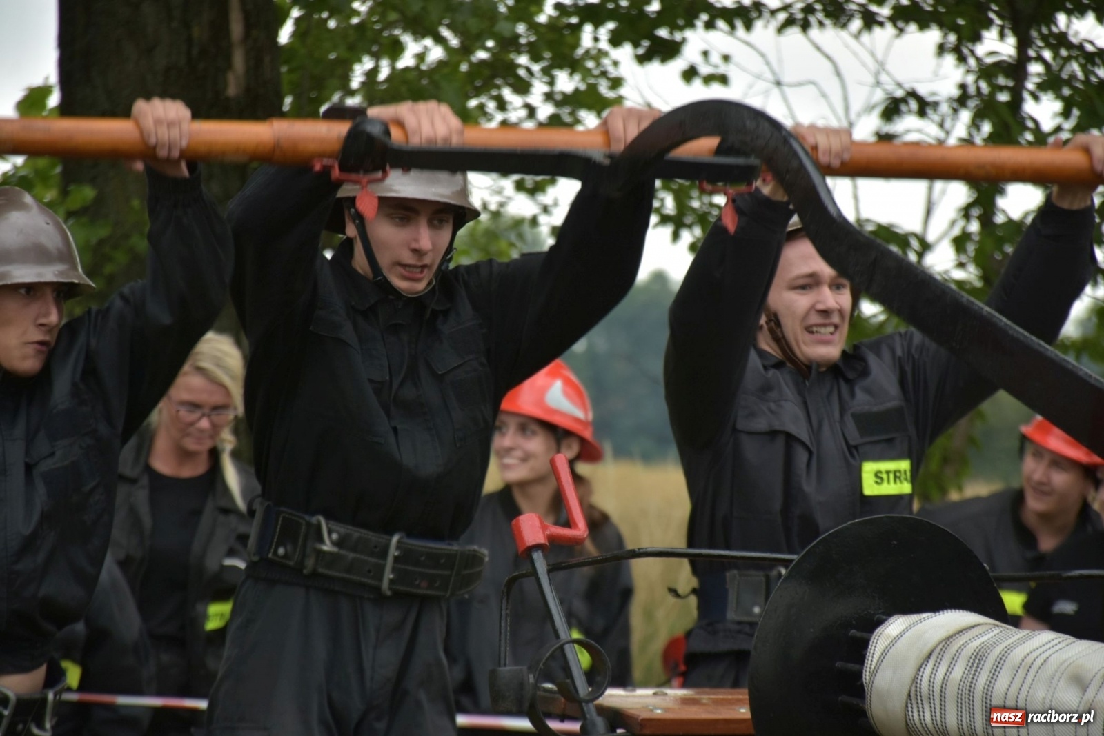 Zdjęcie w galerii na portalu naszraciborz.pl: Bieńkowickie zawody sikawek konnych. Tworków z głównym trofeum [FOTO i WIDEO] wiadomości z regionu
