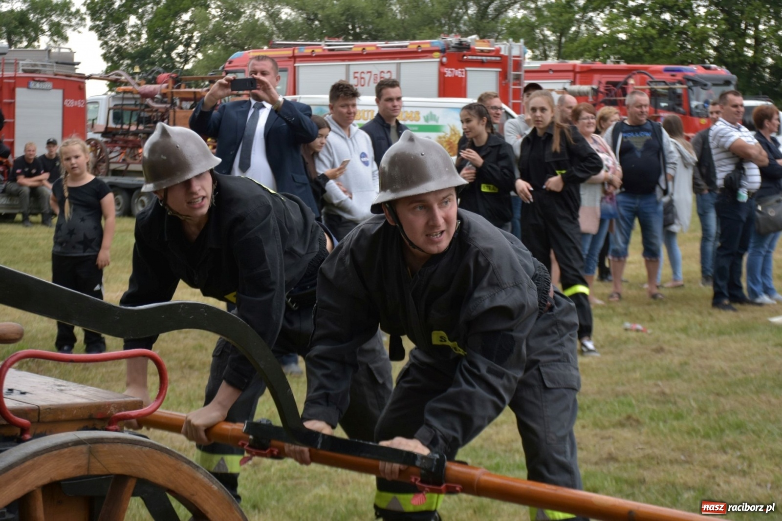 Zdjęcie w galerii na portalu naszraciborz.pl: Bieńkowickie zawody sikawek konnych. Tworków z głównym trofeum [FOTO i WIDEO] wiadomości z regionu