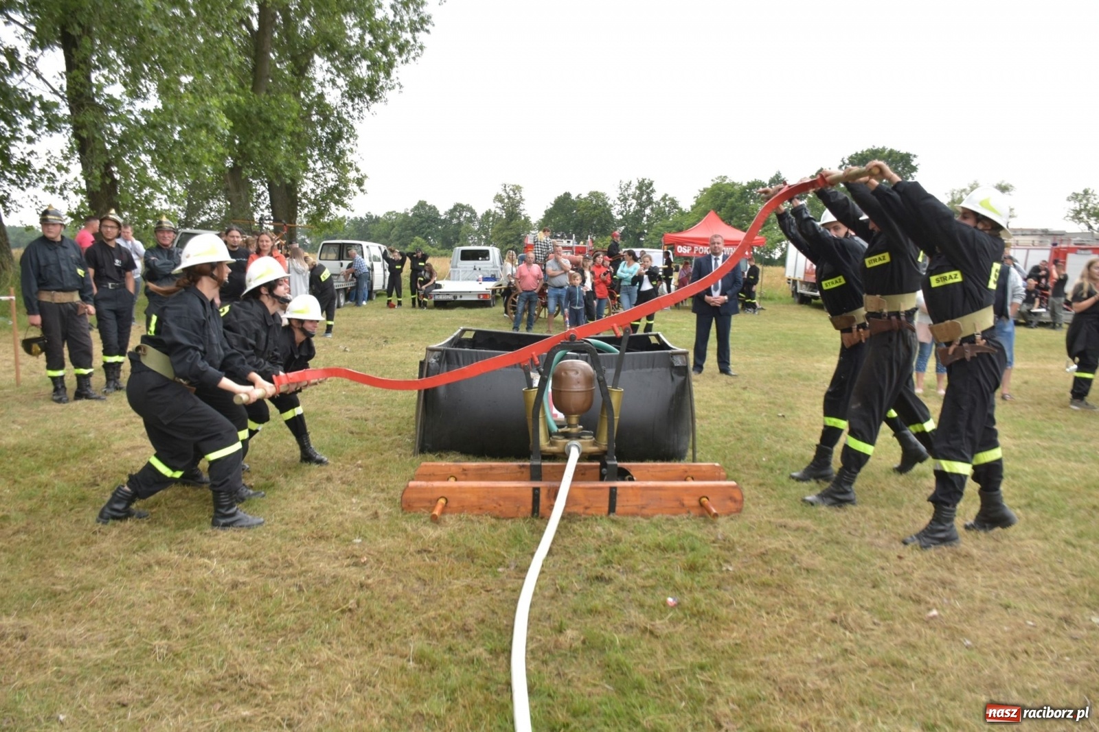 Zdjęcie w galerii na portalu naszraciborz.pl: Bieńkowickie zawody sikawek konnych. Tworków z głównym trofeum [FOTO i WIDEO] wiadomości z regionu