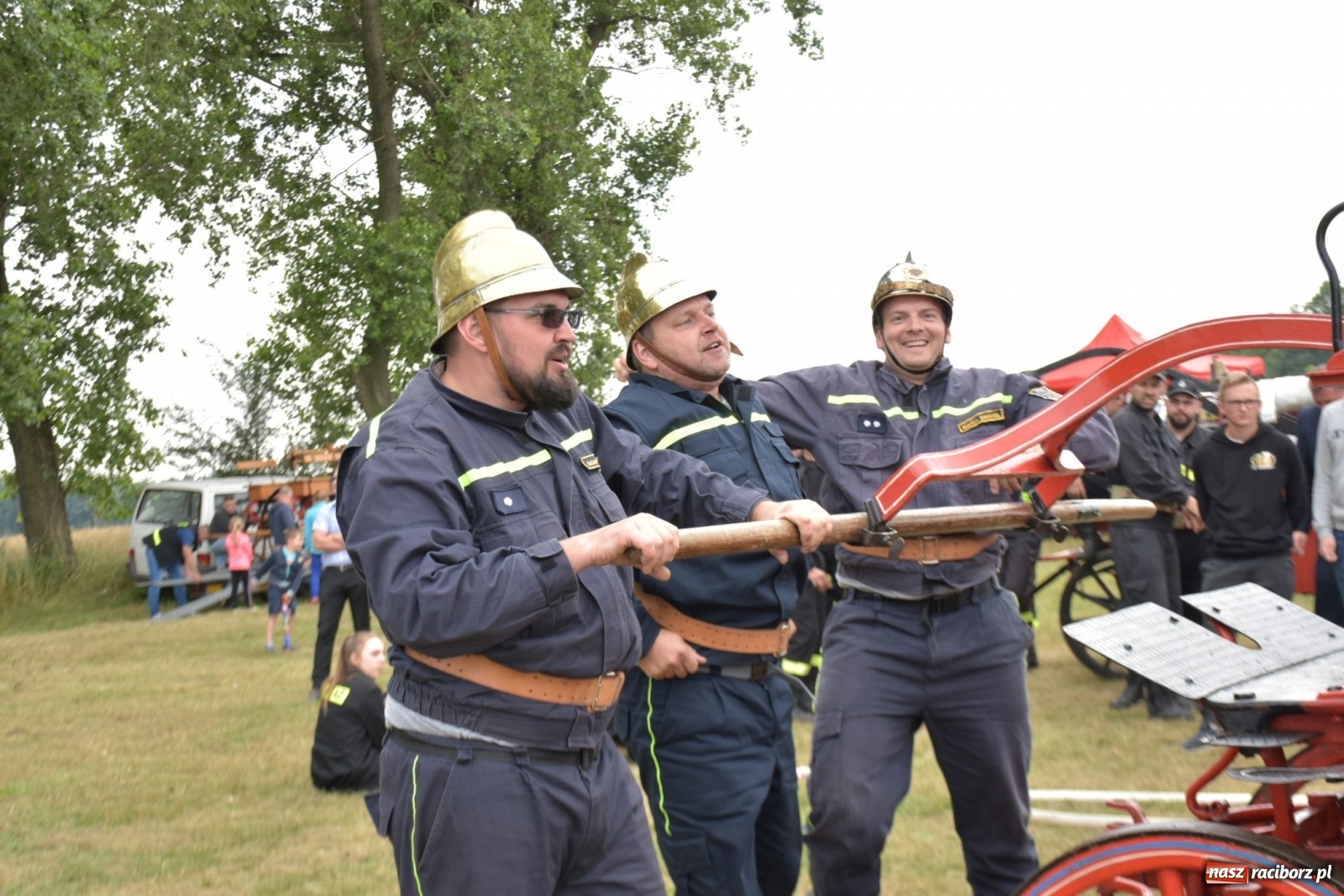 Zdjęcie w galerii na portalu naszraciborz.pl: Bieńkowickie zawody sikawek konnych. Tworków z głównym trofeum [FOTO i WIDEO] wiadomości z regionu