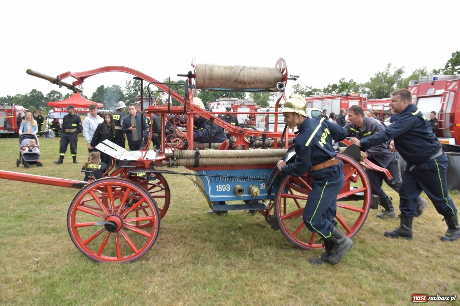 Zdjęcie w galerii na portalu naszraciborz.pl: Bieńkowickie zawody sikawek konnych. Tworków z głównym trofeum [FOTO i WIDEO] wiadomości z regionu
