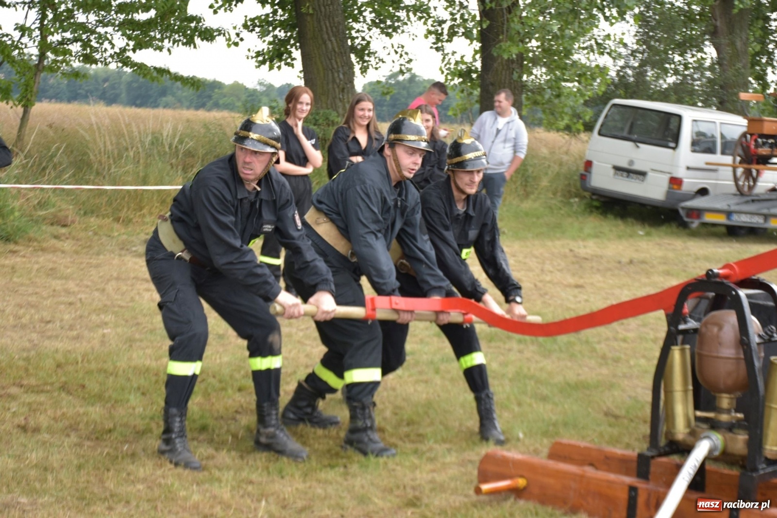 Zdjęcie w galerii na portalu naszraciborz.pl: Bieńkowickie zawody sikawek konnych. Tworków z głównym trofeum [FOTO i WIDEO] wiadomości z regionu