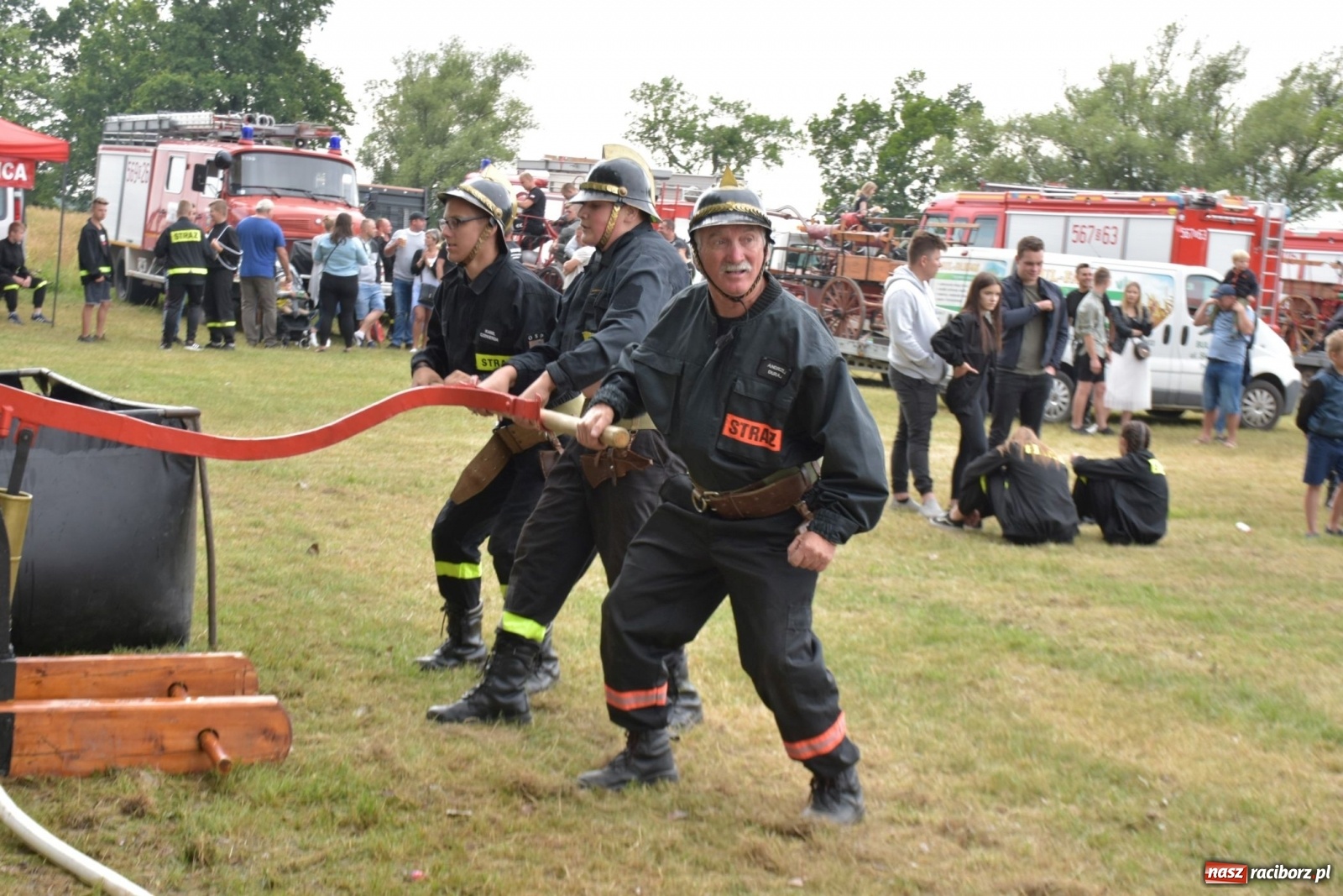 Zdjęcie w galerii na portalu naszraciborz.pl: Bieńkowickie zawody sikawek konnych. Tworków z głównym trofeum [FOTO i WIDEO] wiadomości z regionu