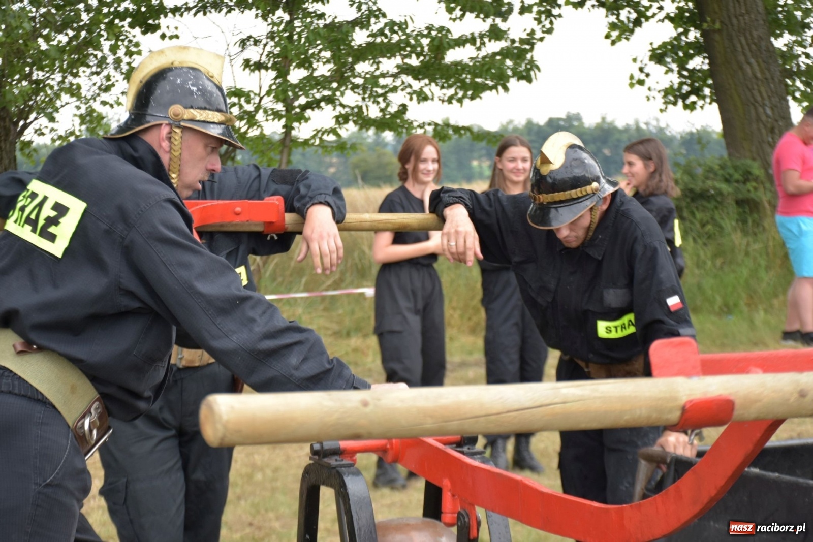 Zdjęcie w galerii na portalu naszraciborz.pl: Bieńkowickie zawody sikawek konnych. Tworków z głównym trofeum [FOTO i WIDEO] wiadomości z regionu