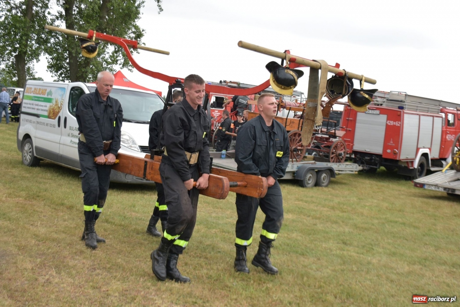 Zdjęcie w galerii na portalu naszraciborz.pl: Bieńkowickie zawody sikawek konnych. Tworków z głównym trofeum [FOTO i WIDEO] wiadomości z regionu