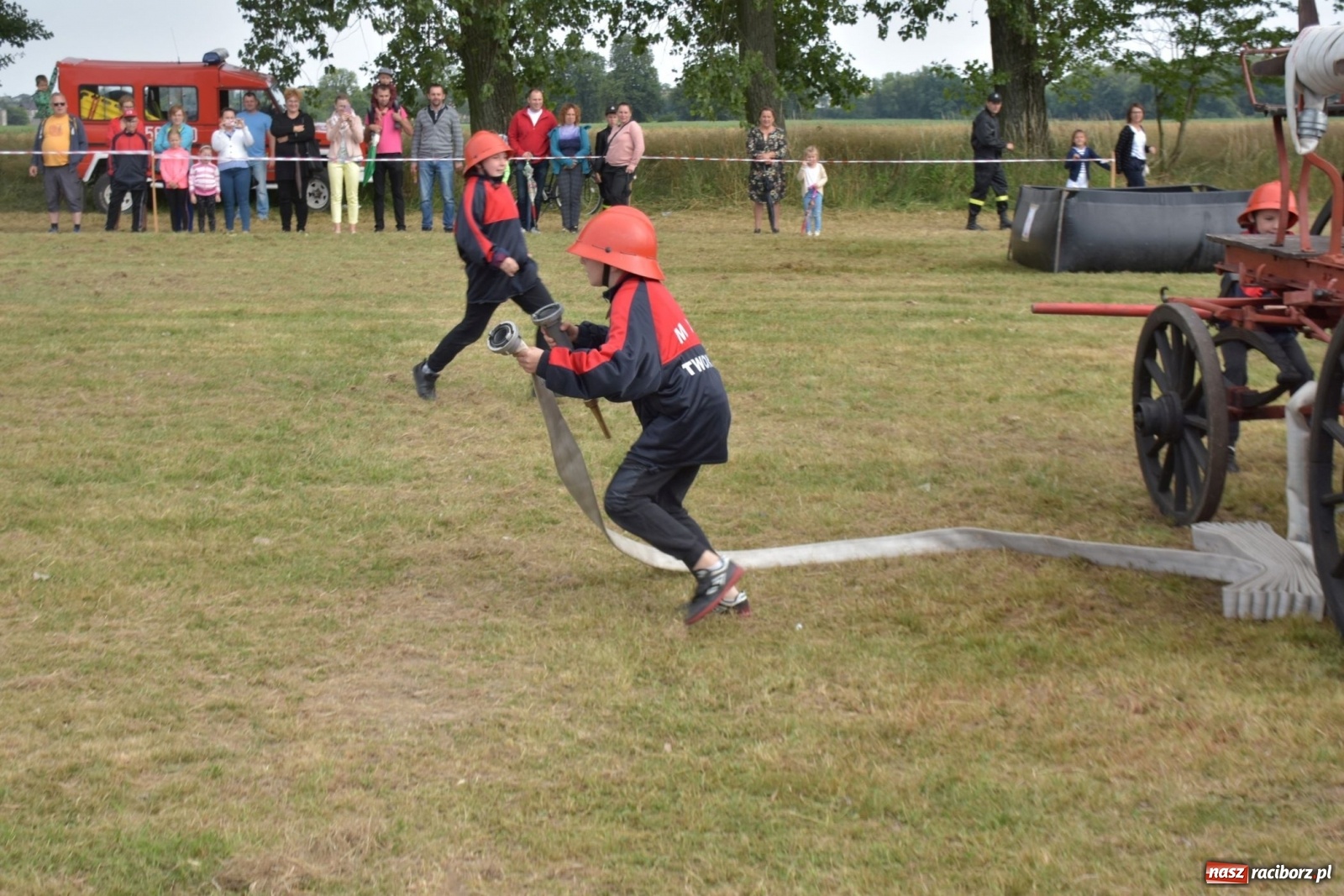 Zdjęcie w galerii na portalu naszraciborz.pl: Bieńkowickie zawody sikawek konnych. Tworków z głównym trofeum [FOTO i WIDEO] wiadomości z regionu