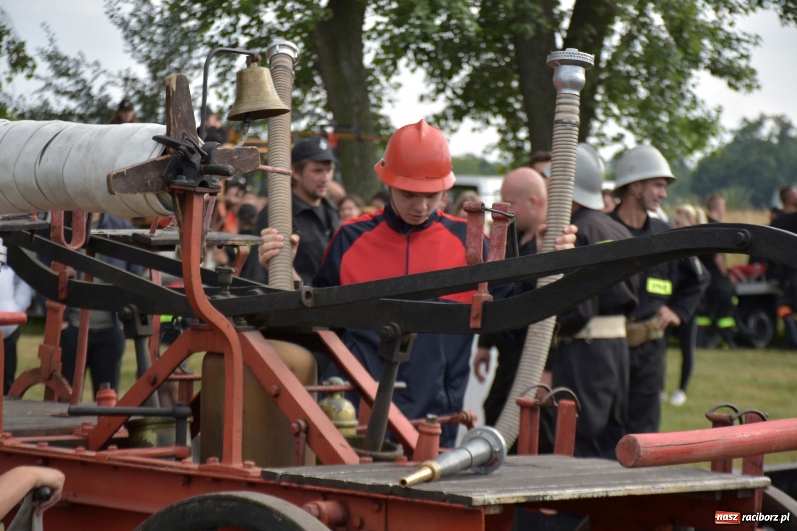Zdjęcie w galerii na portalu naszraciborz.pl: Bieńkowickie zawody sikawek konnych. Tworków z głównym trofeum [FOTO i WIDEO] wiadomości z regionu