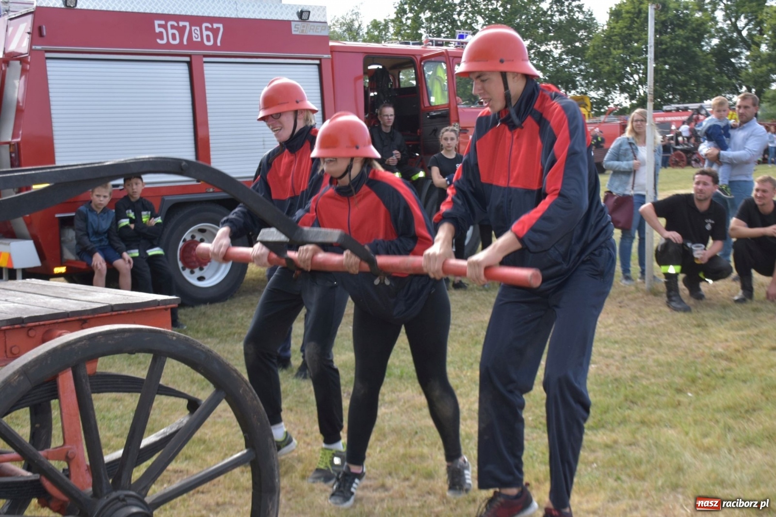 Zdjęcie w galerii na portalu naszraciborz.pl: Bieńkowickie zawody sikawek konnych. Tworków z głównym trofeum [FOTO i WIDEO] wiadomości z regionu