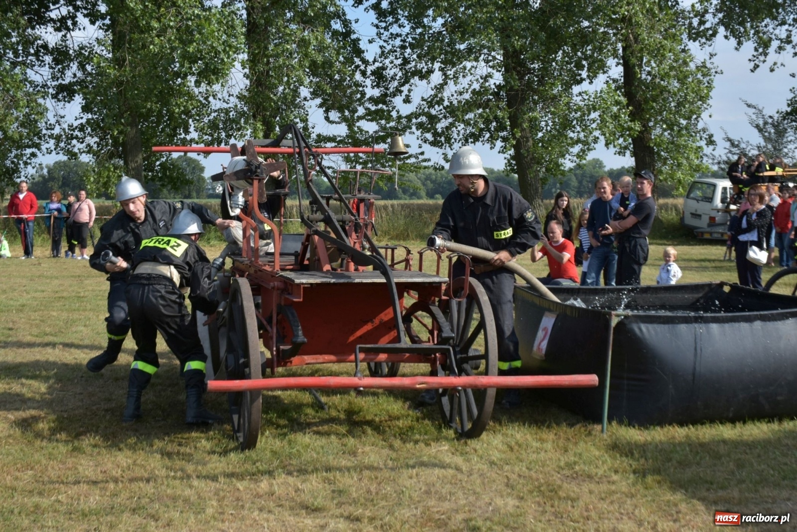 Zdjęcie w galerii na portalu naszraciborz.pl: Bieńkowickie zawody sikawek konnych. Tworków z głównym trofeum [FOTO i WIDEO] wiadomości z regionu