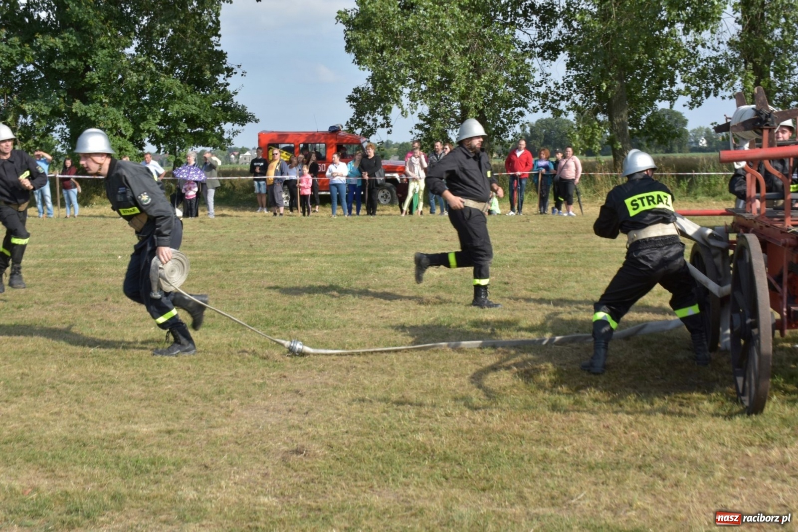 Zdjęcie w galerii na portalu naszraciborz.pl: Bieńkowickie zawody sikawek konnych. Tworków z głównym trofeum [FOTO i WIDEO] wiadomości z regionu
