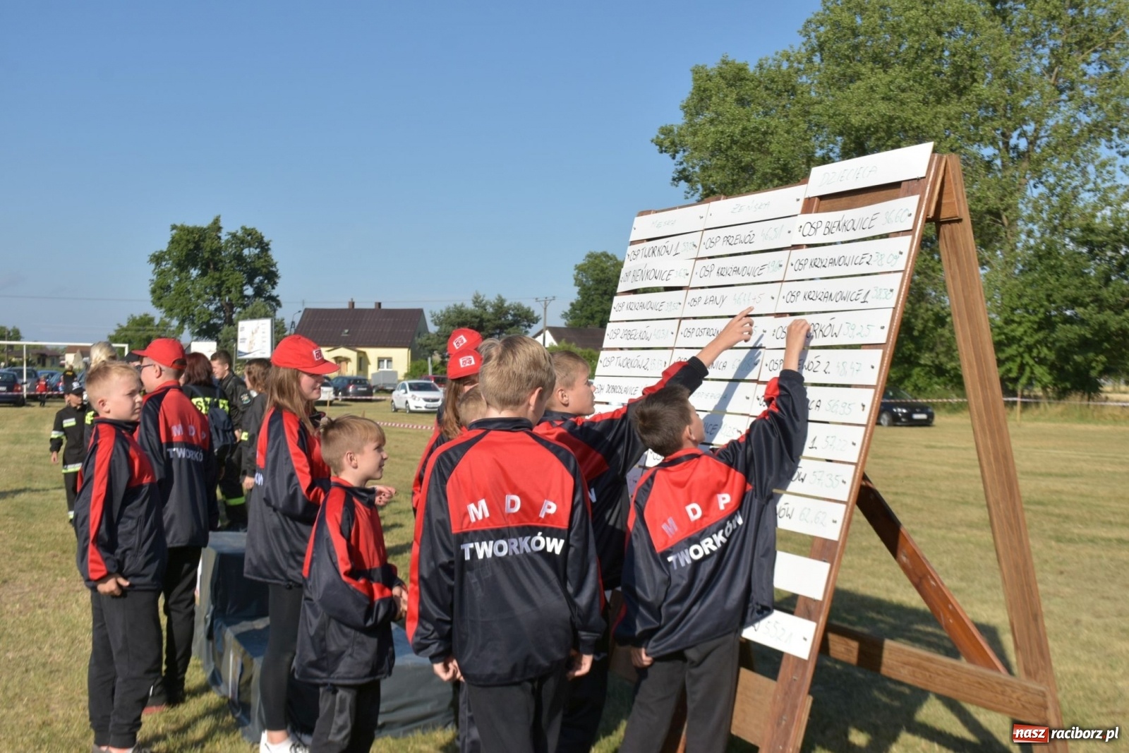 Zdjęcie w galerii na portalu naszraciborz.pl: Bieńkowickie zawody sikawek konnych. Tworków z głównym trofeum [FOTO i WIDEO] wiadomości z regionu