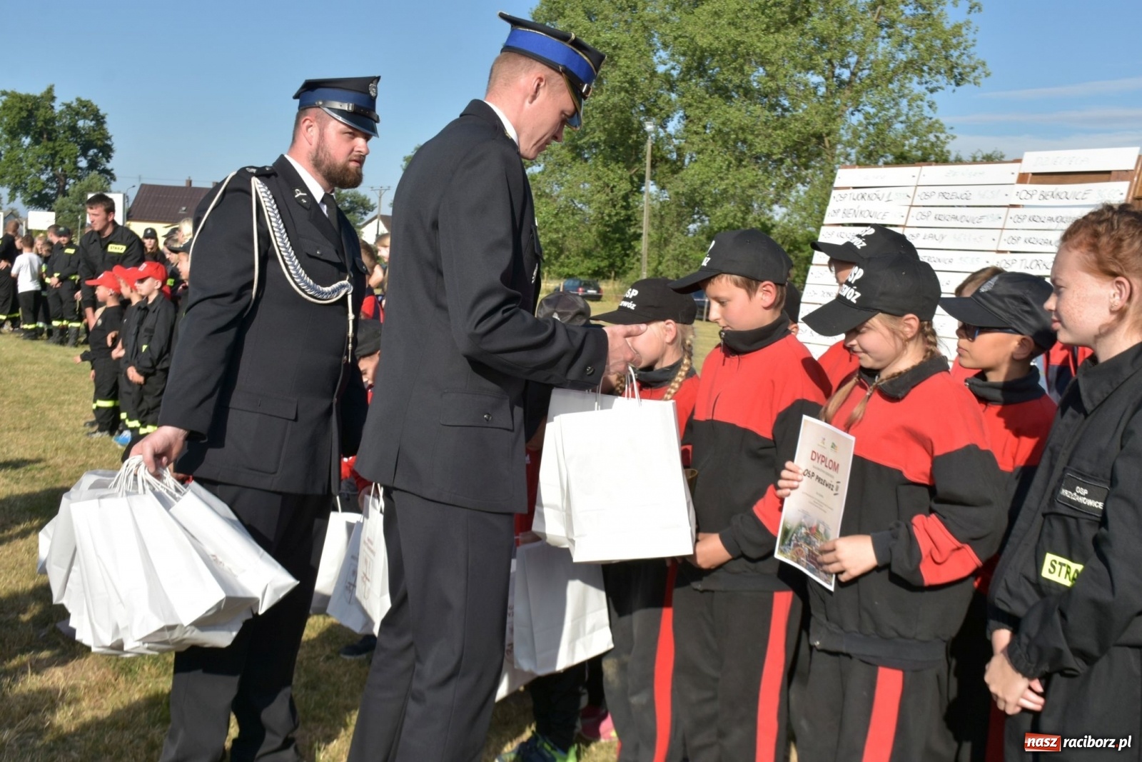 Zdjęcie w galerii na portalu naszraciborz.pl: Bieńkowickie zawody sikawek konnych. Tworków z głównym trofeum [FOTO i WIDEO] wiadomości z regionu
