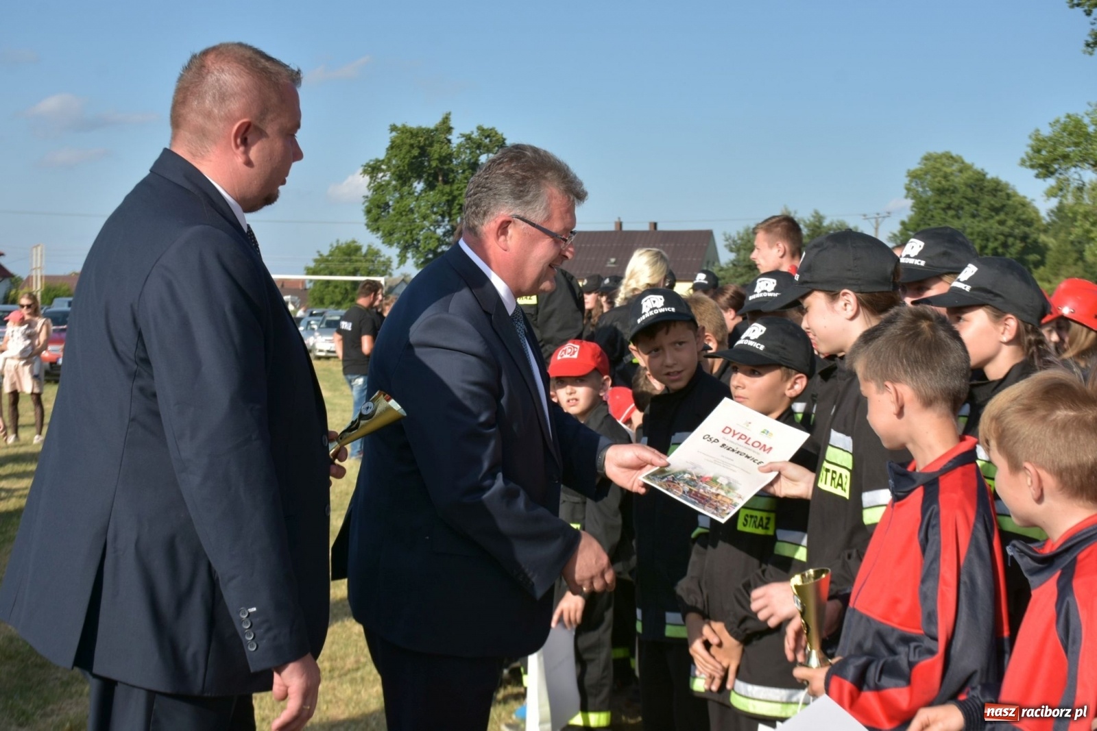 Zdjęcie w galerii na portalu naszraciborz.pl: Bieńkowickie zawody sikawek konnych. Tworków z głównym trofeum [FOTO i WIDEO] wiadomości z regionu