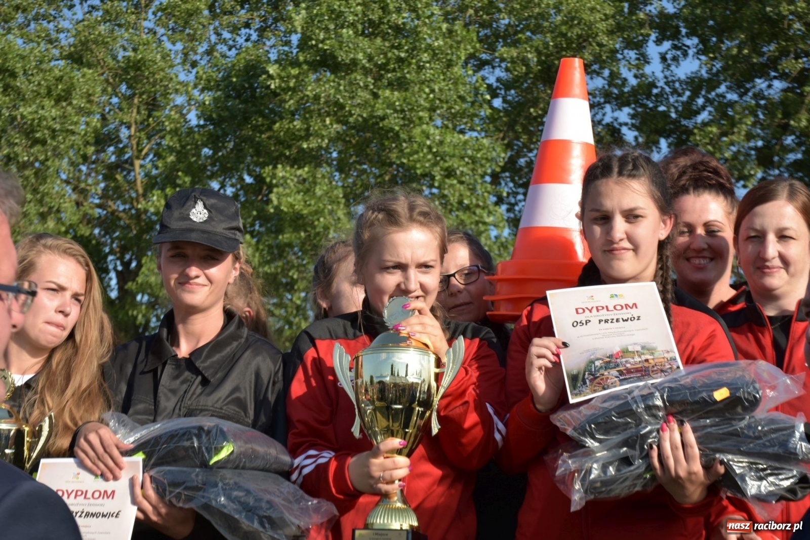 Zdjęcie w galerii na portalu naszraciborz.pl: Bieńkowickie zawody sikawek konnych. Tworków z głównym trofeum [FOTO i WIDEO] wiadomości z regionu