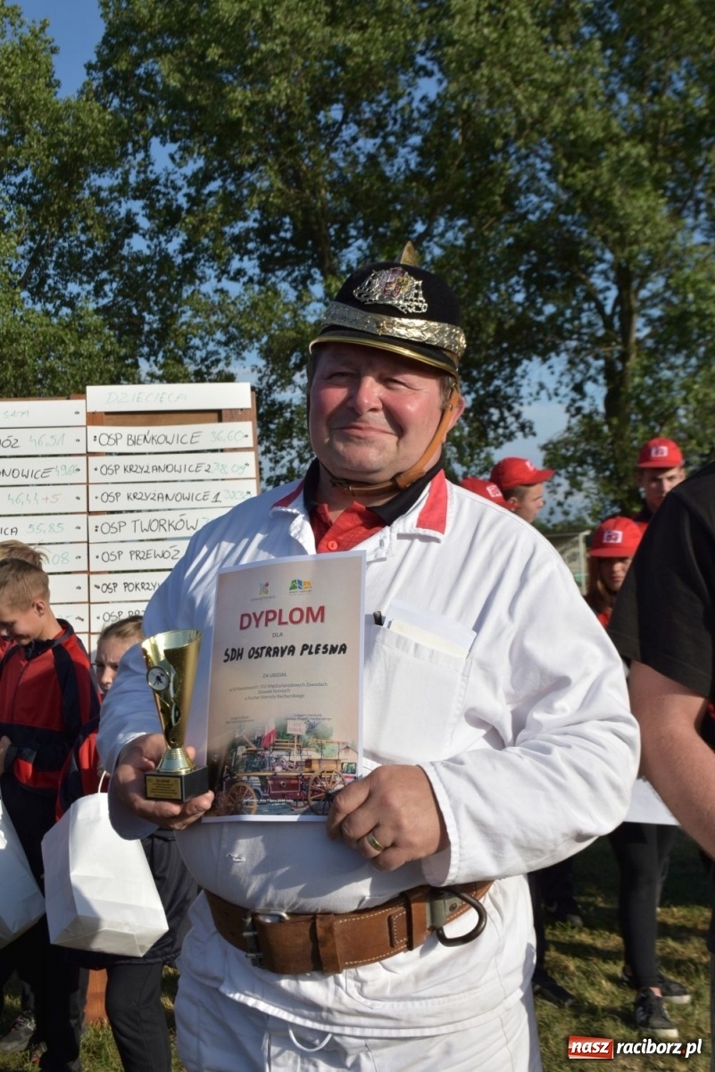 Zdjęcie w galerii na portalu naszraciborz.pl: Bieńkowickie zawody sikawek konnych. Tworków z głównym trofeum [FOTO i WIDEO] wiadomości z regionu