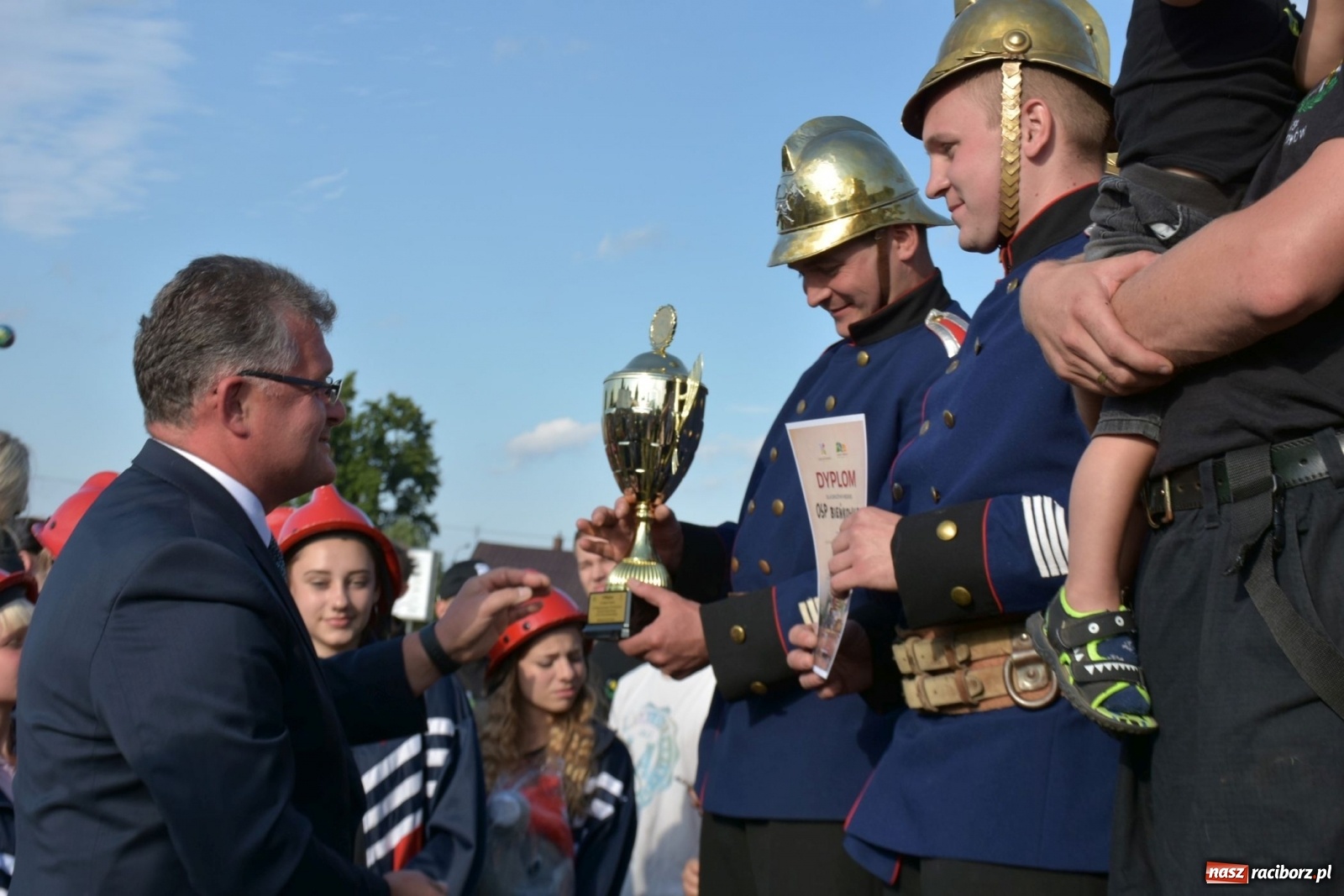 Zdjęcie w galerii na portalu naszraciborz.pl: Bieńkowickie zawody sikawek konnych. Tworków z głównym trofeum [FOTO i WIDEO] wiadomości z regionu