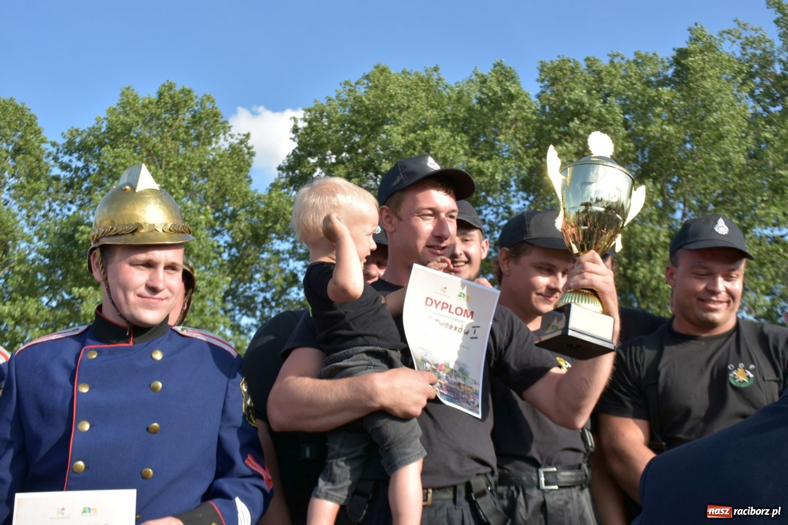 Zdjęcie w galerii na portalu naszraciborz.pl: Bieńkowickie zawody sikawek konnych. Tworków z głównym trofeum [FOTO i WIDEO] wiadomości z regionu