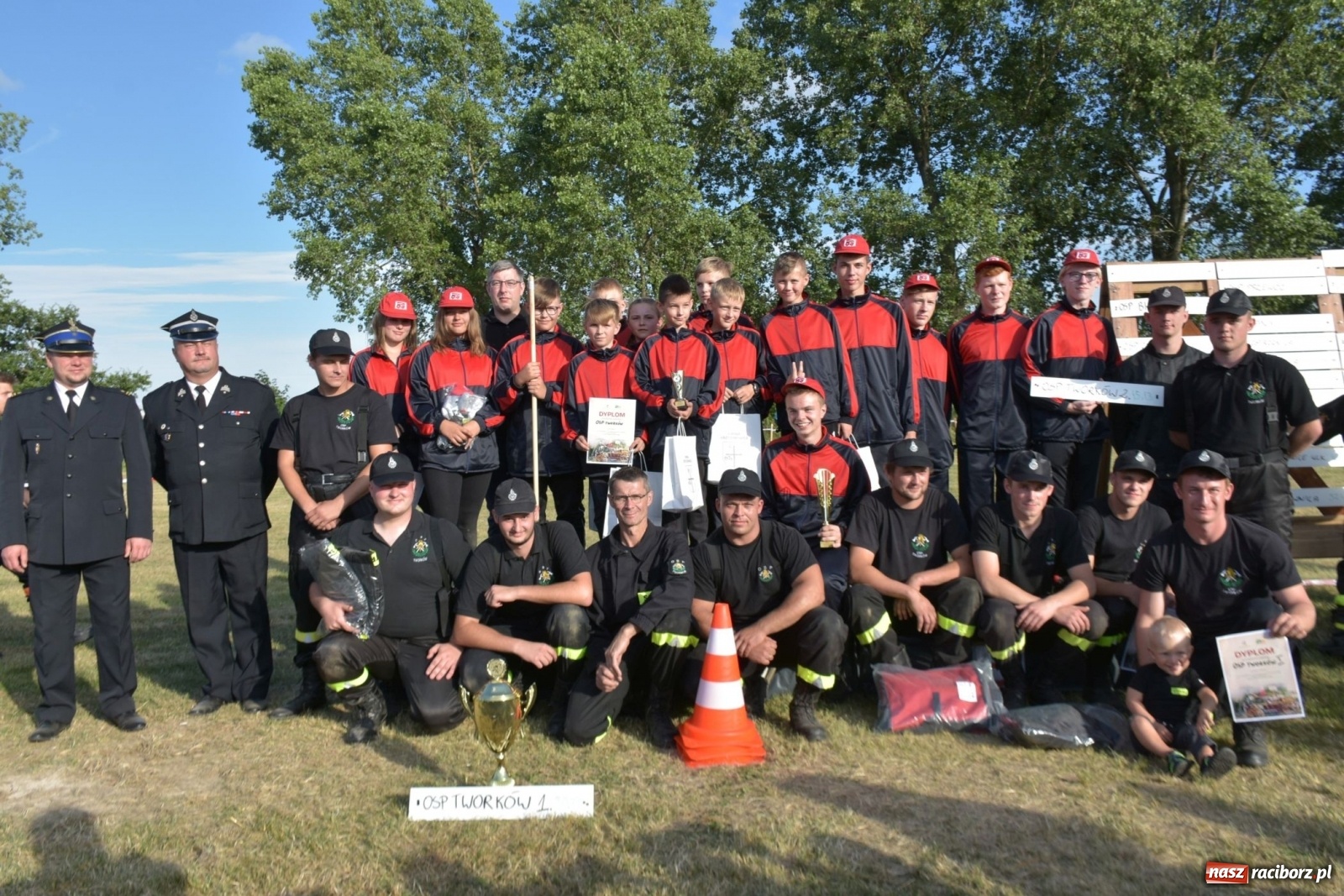 Zdjęcie w galerii na portalu naszraciborz.pl: Bieńkowickie zawody sikawek konnych. Tworków z głównym trofeum [FOTO i WIDEO] wiadomości z regionu