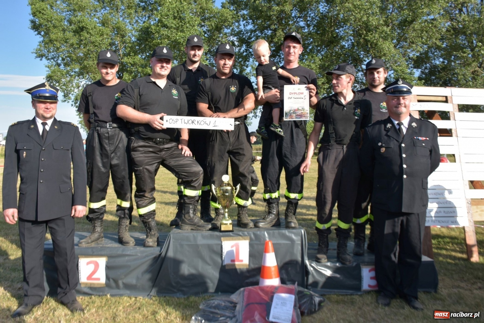 Zdjęcie w galerii na portalu naszraciborz.pl: Bieńkowickie zawody sikawek konnych. Tworków z głównym trofeum [FOTO i WIDEO] wiadomości z regionu