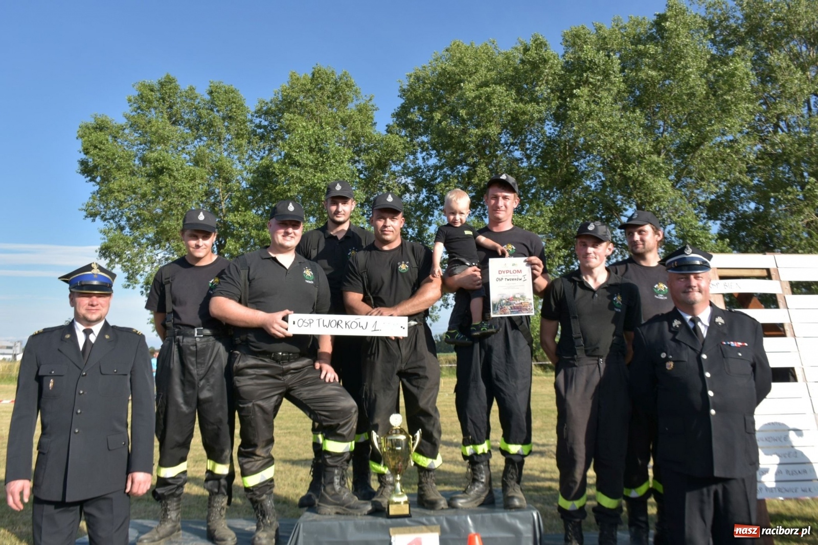 Zdjęcie w galerii na portalu naszraciborz.pl: Bieńkowickie zawody sikawek konnych. Tworków z głównym trofeum [FOTO i WIDEO] wiadomości z regionu