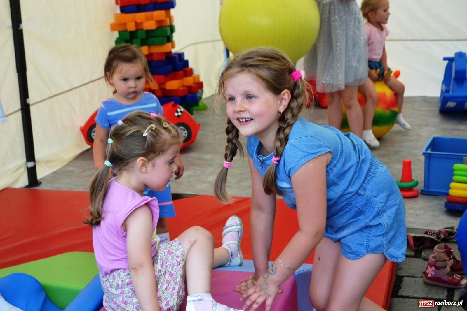 Zdjęcie w galerii na portalu naszraciborz.pl: Artyści RCK na miejskich obchodach Roku Powstań Śląskich [FOTO] wiadomości z regionu