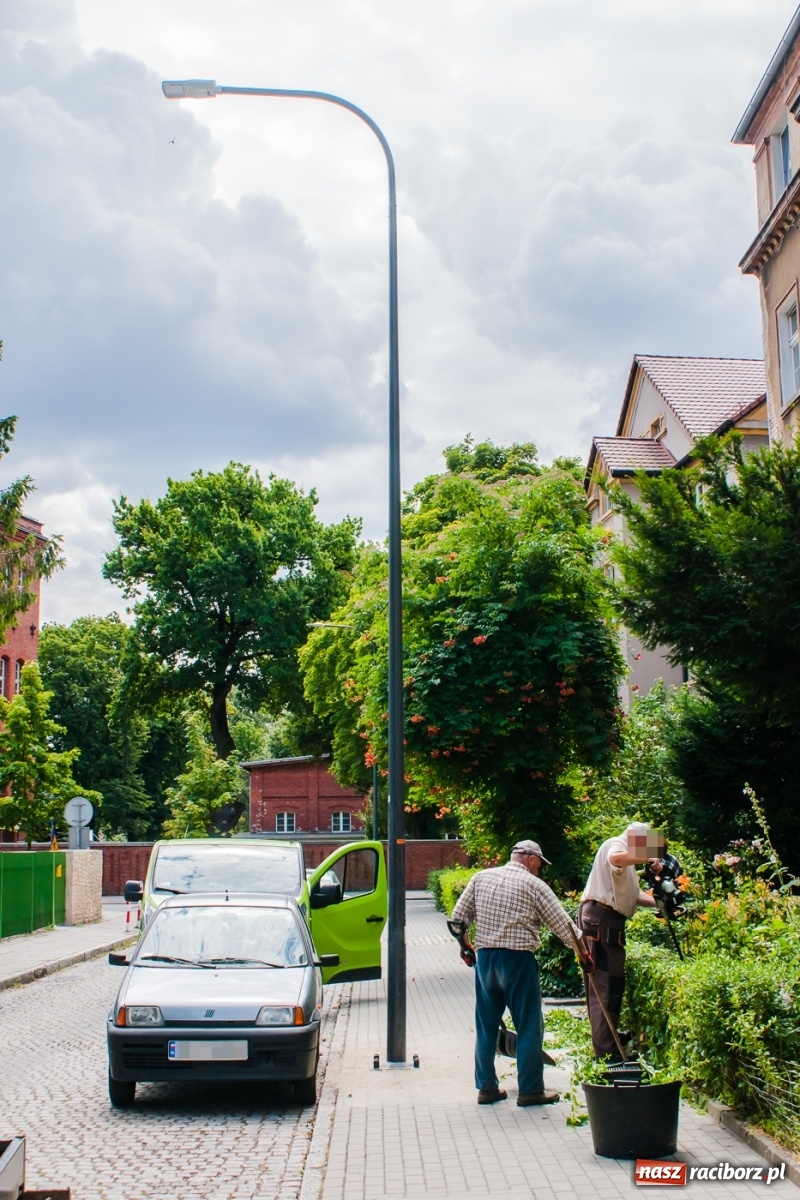 Zdjęcie w galerii na portalu naszraciborz.pl: Latarnie na chybił-trafił. Są ledy, brakuje ładu [FOTO] wiadomości z regionu