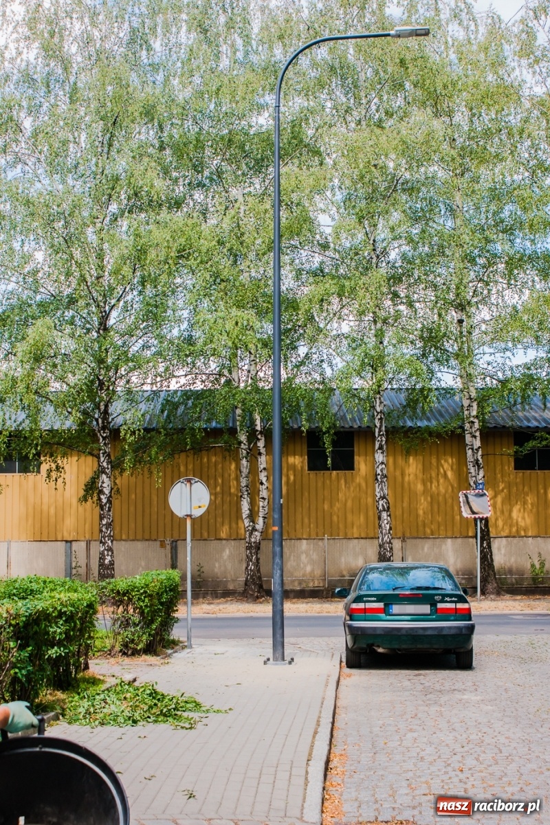 Zdjęcie w galerii na portalu naszraciborz.pl: Latarnie na chybił-trafił. Są ledy, brakuje ładu [FOTO] wiadomości z regionu