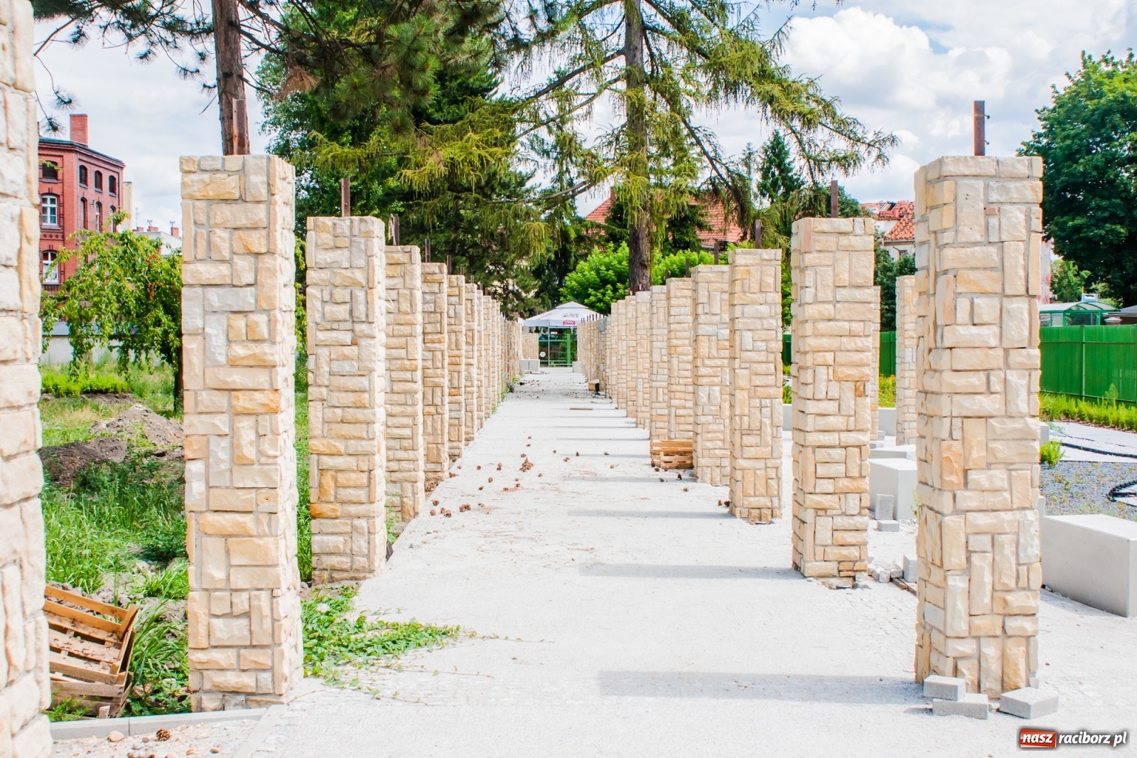 Zdjęcie w galerii na portalu naszraciborz.pl: Park Jordanowski zmienia swoje oblicze [FOTO]  wiadomości z regionu