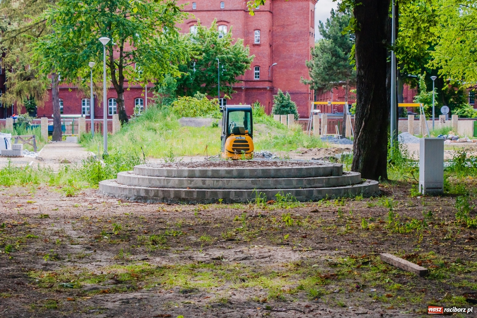 Zdjęcie w galerii na portalu naszraciborz.pl: Park Jordanowski zmienia swoje oblicze [FOTO]  wiadomości z regionu