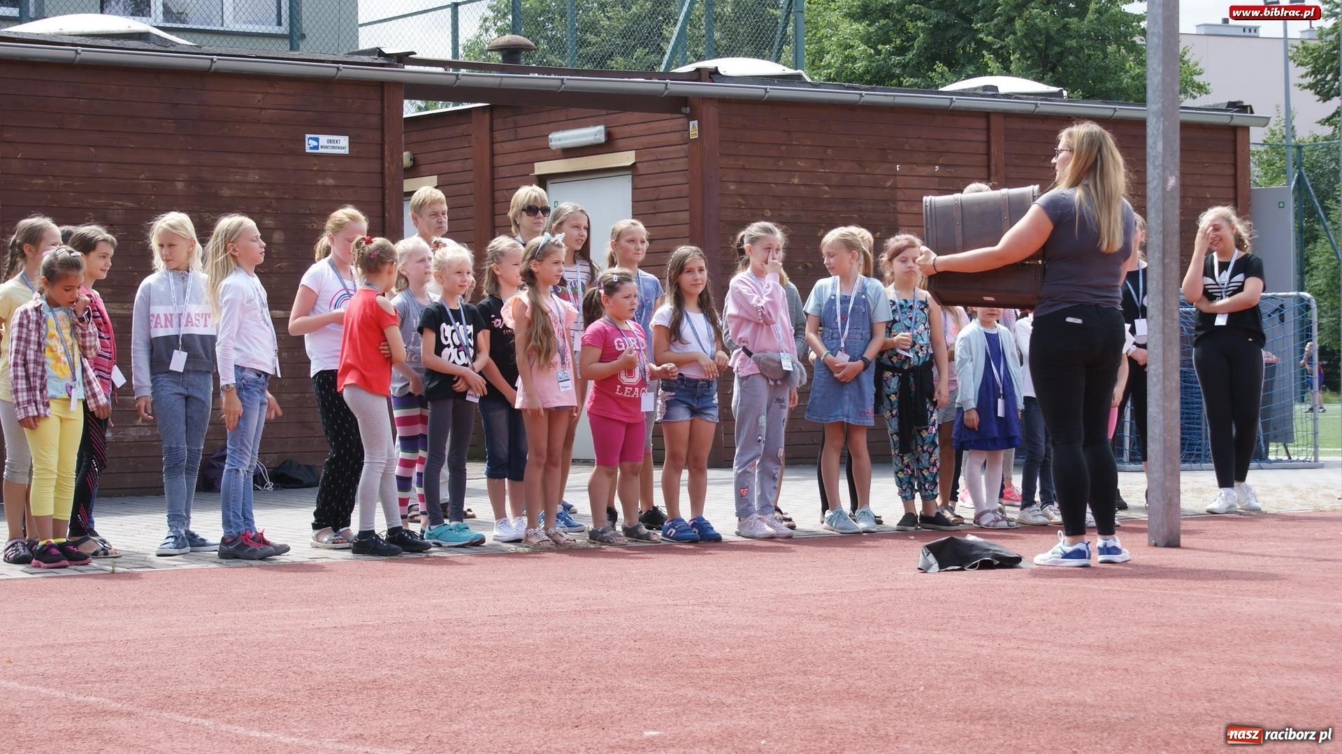 Zdjęcie w galerii na portalu naszraciborz.pl: Młodzi czytelnicy w podróży do Nibylandii [FOTO] wiadomości z regionu