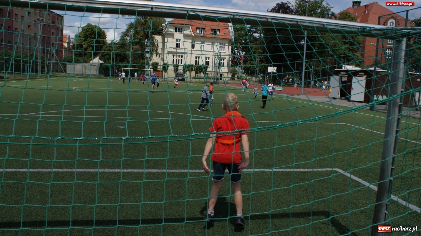 Zdjęcie w galerii na portalu naszraciborz.pl: Młodzi czytelnicy w podróży do Nibylandii [FOTO] wiadomości z regionu