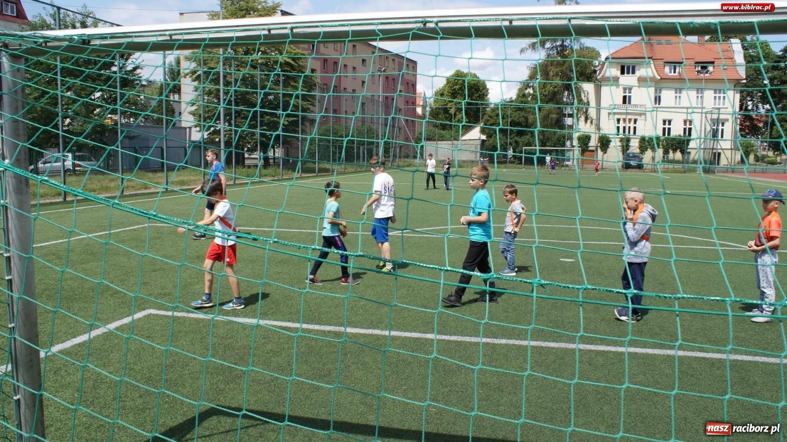 Zdjęcie w galerii na portalu naszraciborz.pl: Młodzi czytelnicy w podróży do Nibylandii [FOTO] wiadomości z regionu