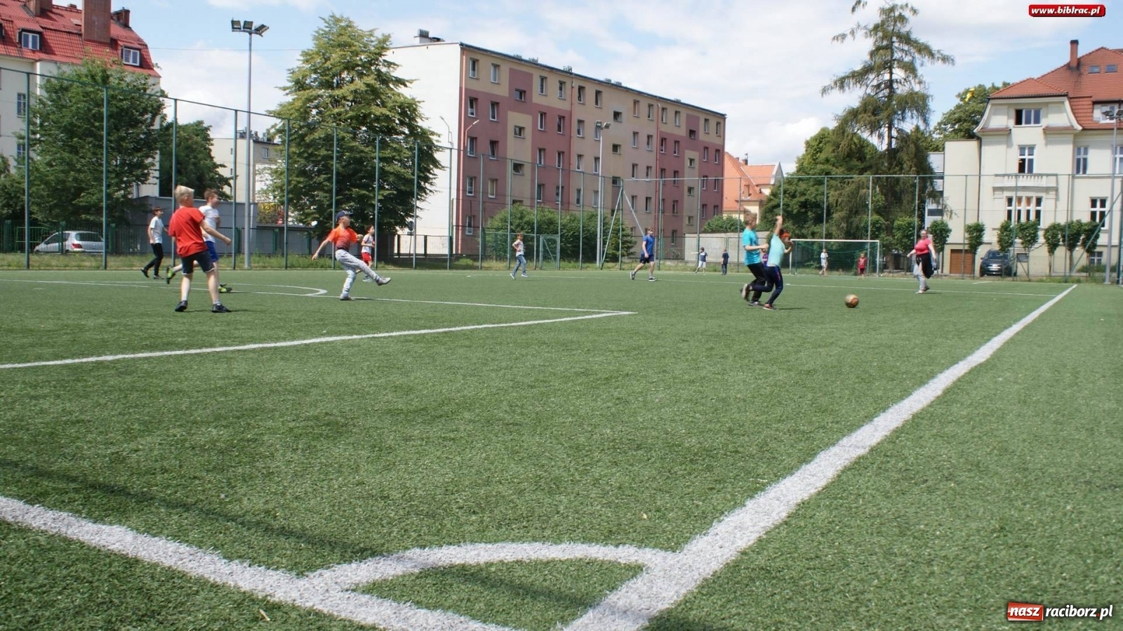 Zdjęcie w galerii na portalu naszraciborz.pl: Młodzi czytelnicy w podróży do Nibylandii [FOTO] wiadomości z regionu
