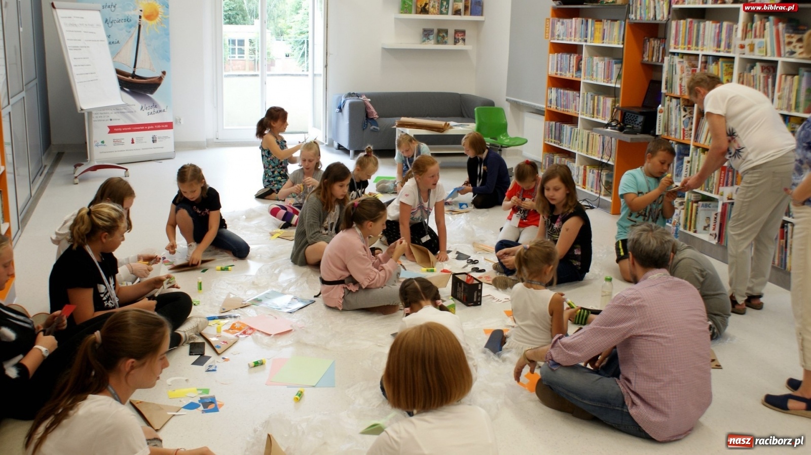 Zdjęcie w galerii na portalu naszraciborz.pl: Młodzi czytelnicy w podróży do Nibylandii [FOTO] wiadomości z regionu