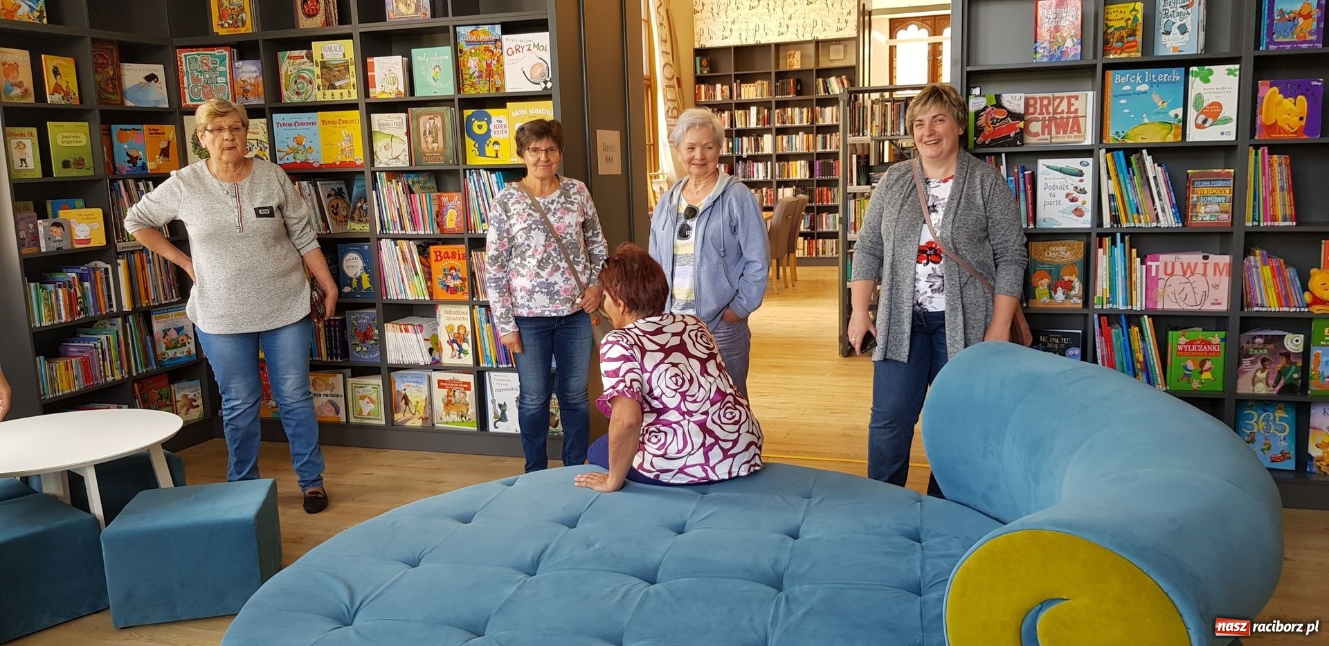 Zdjęcie w galerii na portalu naszraciborz.pl: Przyjaciele biblioteki z Ostroga z wizytą we Wrocławiu wiadomości z regionu