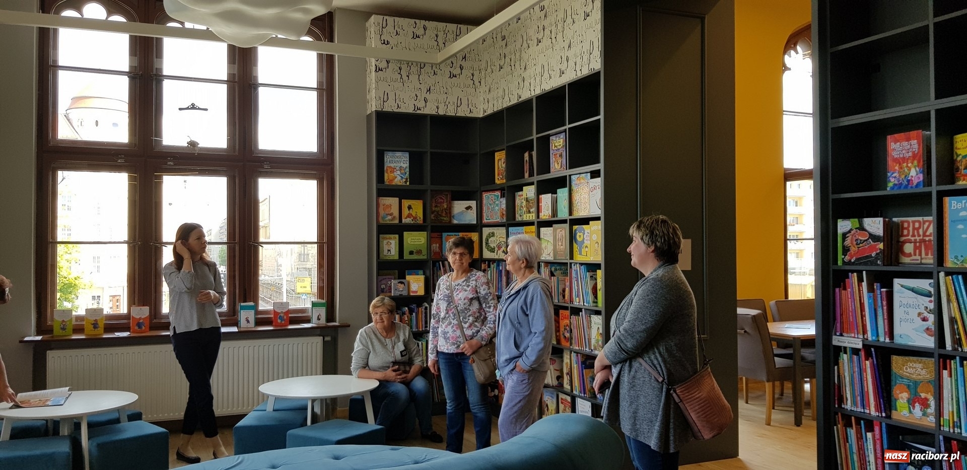 Zdjęcie w galerii na portalu naszraciborz.pl: Przyjaciele biblioteki z Ostroga z wizytą we Wrocławiu wiadomości z regionu