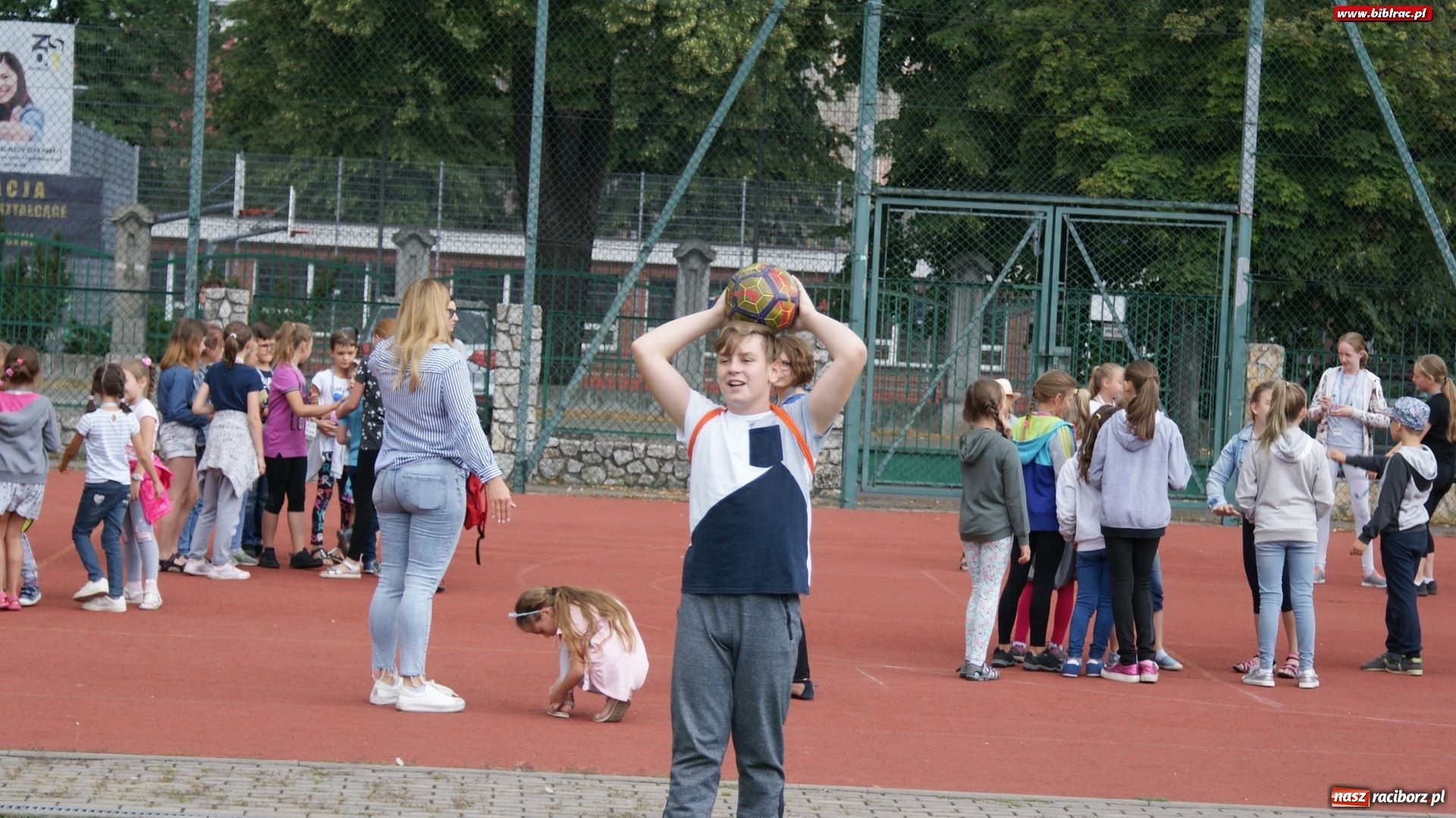 Zdjęcie w galerii na portalu naszraciborz.pl: W poszukiwaniu drogi do Narnii, czyli Lato z biblioteką w pełni wiadomości z regionu