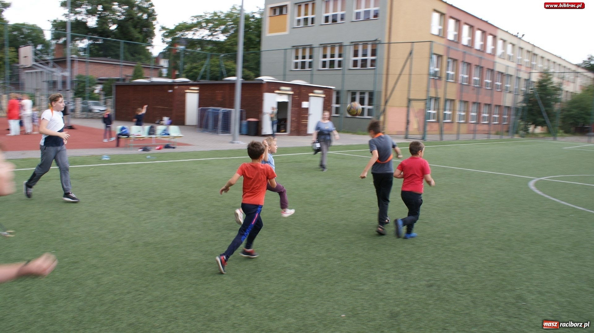 Zdjęcie w galerii na portalu naszraciborz.pl: W poszukiwaniu drogi do Narnii, czyli Lato z biblioteką w pełni wiadomości z regionu