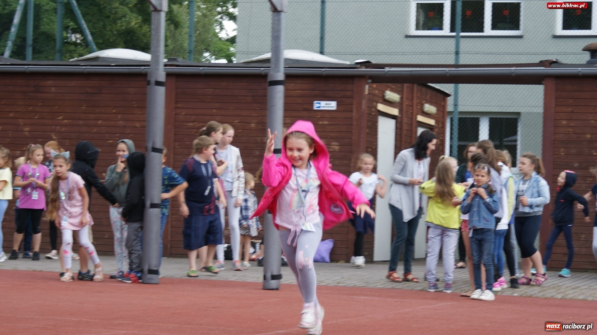 Zdjęcie w galerii na portalu naszraciborz.pl: W poszukiwaniu drogi do Narnii, czyli Lato z biblioteką w pełni wiadomości z regionu