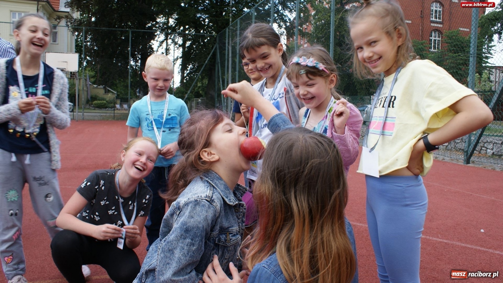 Zdjęcie w galerii na portalu naszraciborz.pl: W poszukiwaniu drogi do Narnii, czyli Lato z biblioteką w pełni wiadomości z regionu