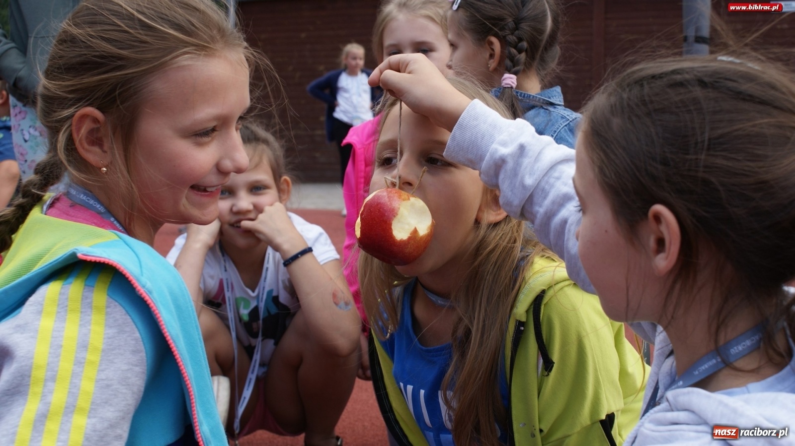 Zdjęcie w galerii na portalu naszraciborz.pl: W poszukiwaniu drogi do Narnii, czyli Lato z biblioteką w pełni wiadomości z regionu