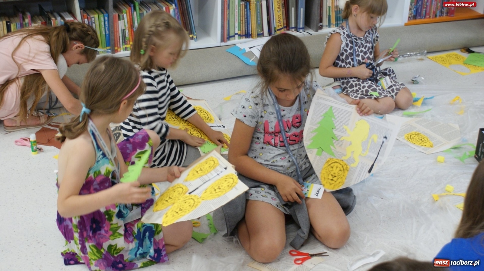 Zdjęcie w galerii na portalu naszraciborz.pl: W poszukiwaniu drogi do Narnii, czyli Lato z biblioteką w pełni wiadomości z regionu
