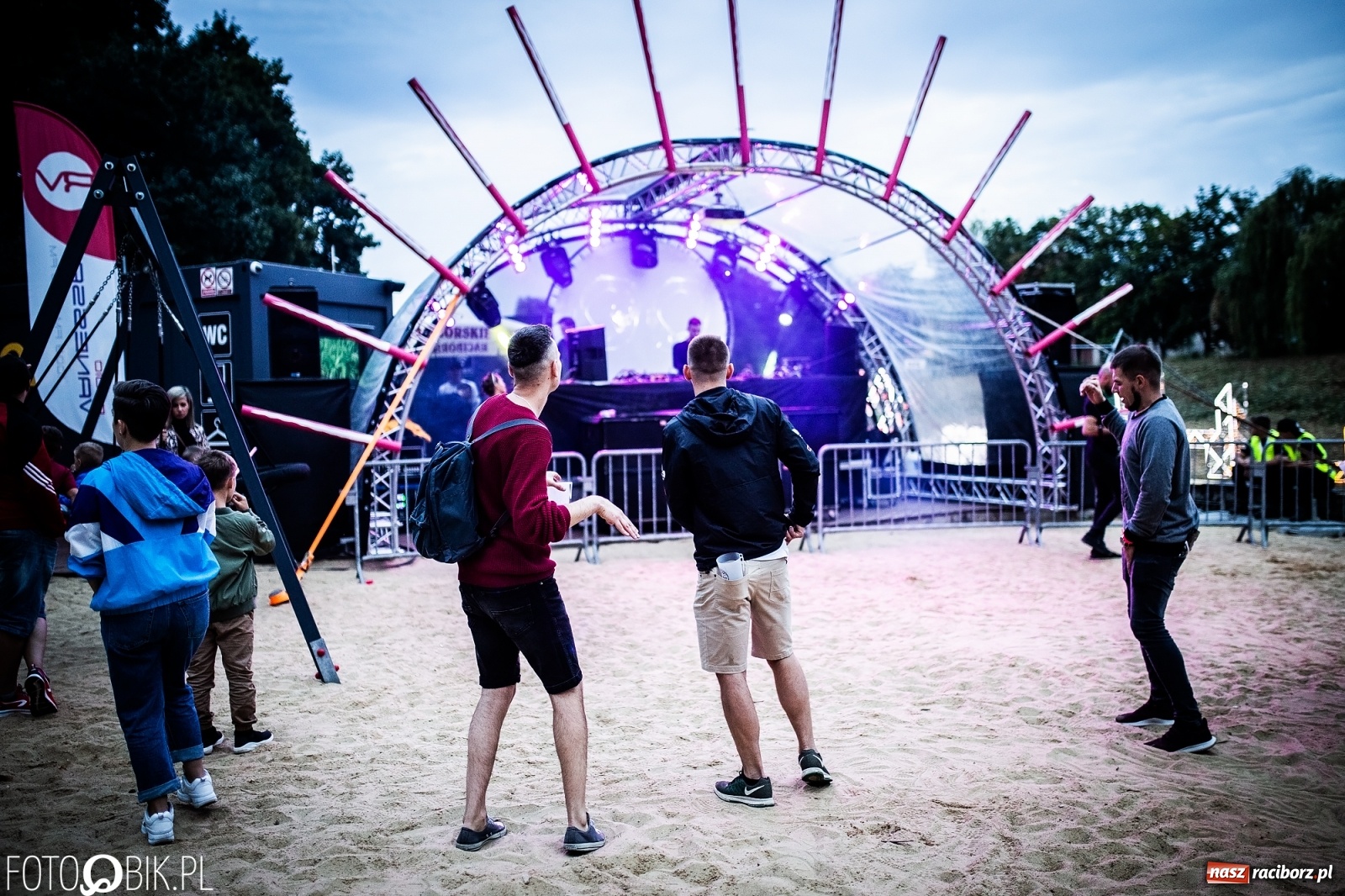 Zdjęcie w galerii na portalu naszraciborz.pl: Magia dźwięków i świateł. INTRO Festival 2019 wiadomości z regionu