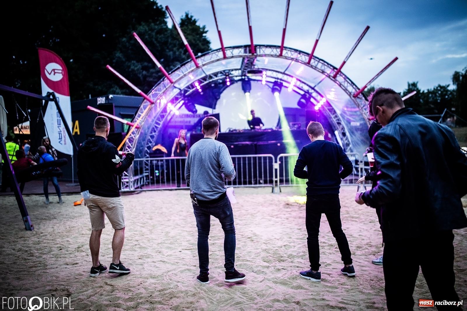 Zdjęcie w galerii na portalu naszraciborz.pl: Magia dźwięków i świateł. INTRO Festival 2019 wiadomości z regionu